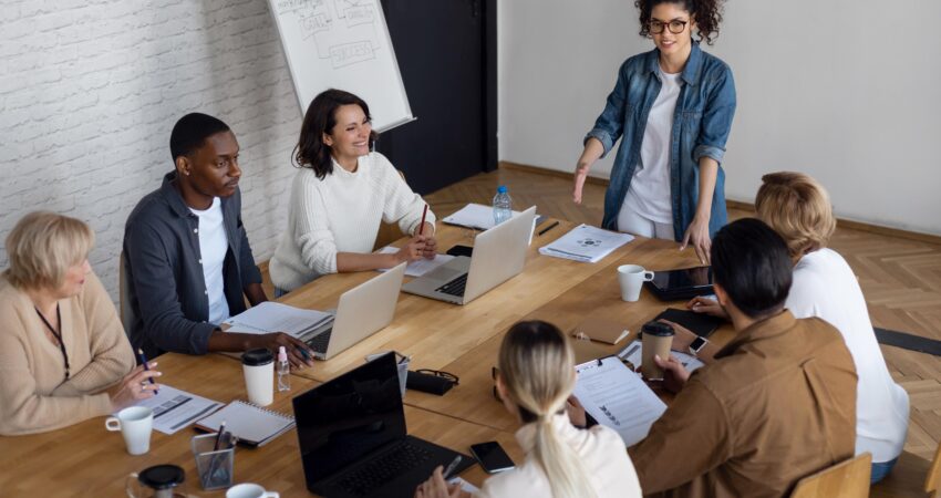 Programa de formação de assistentes e gerentes de condomínios